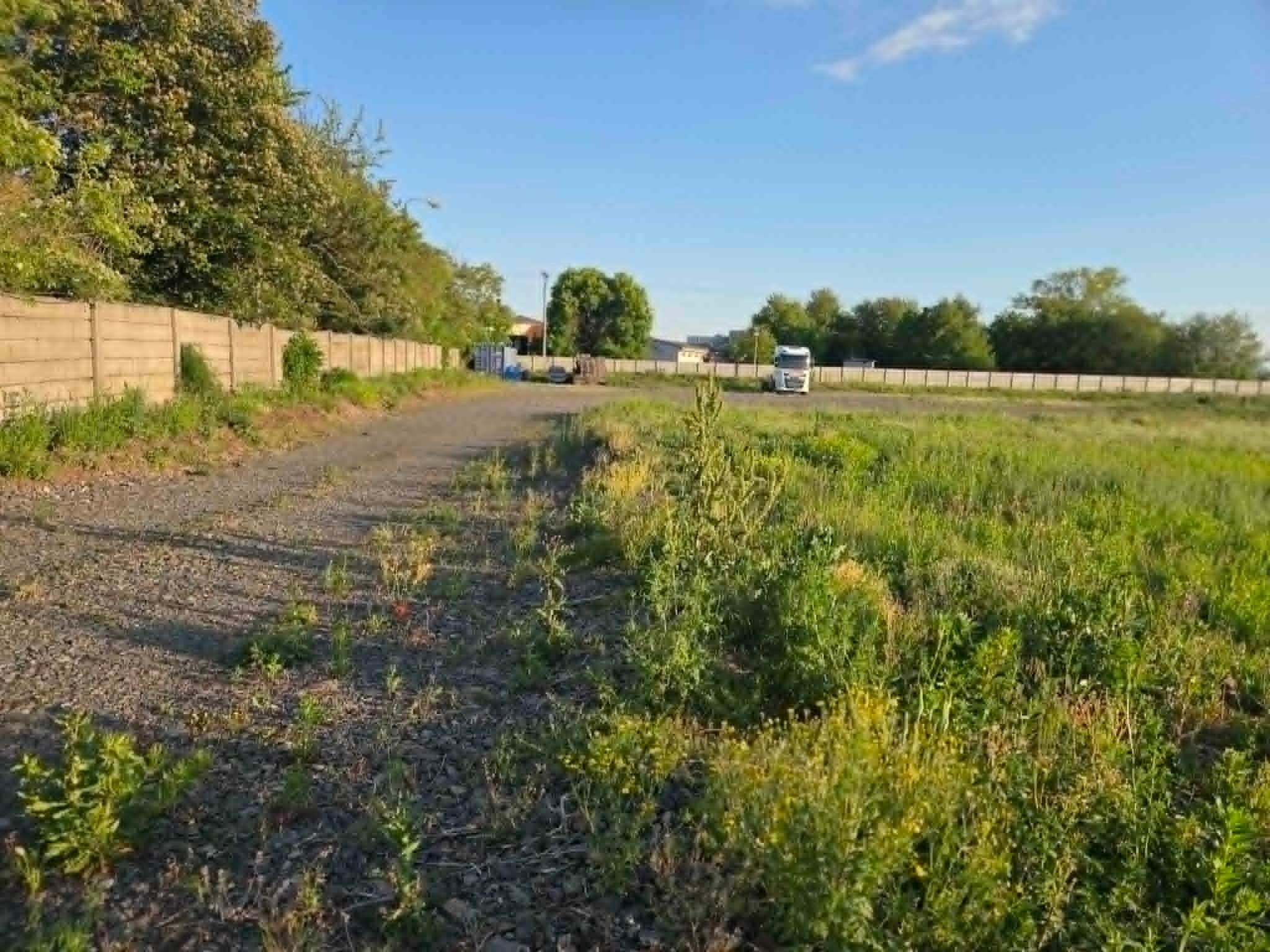 Ponúkame na predaj pozemok 8010 m2 na podnikateľské účely v Štúrove. – fotografia 5