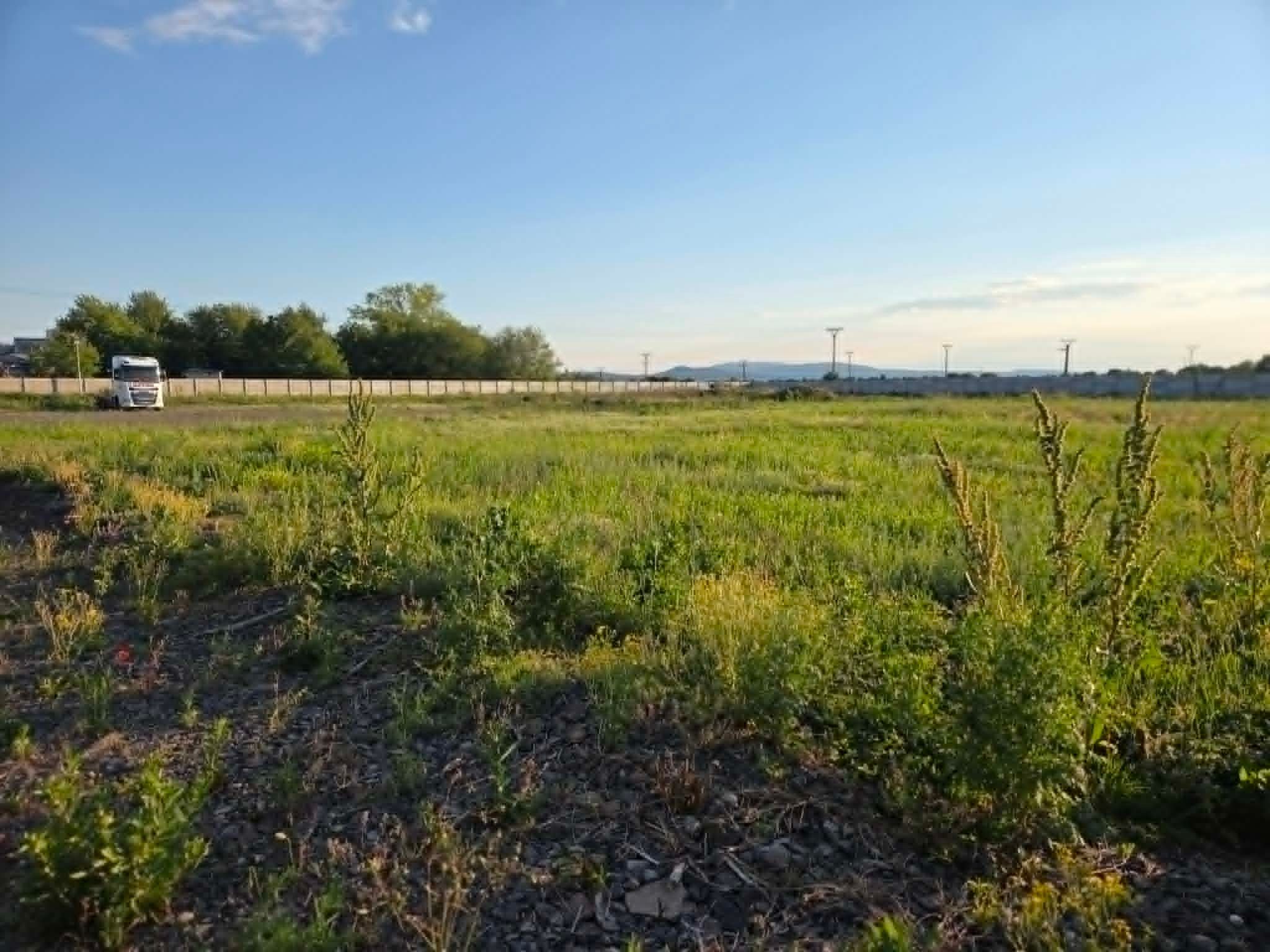 Ponúkame na predaj pozemok 8010 m2 na podnikateľské účely v Štúrove. – fotografia 6