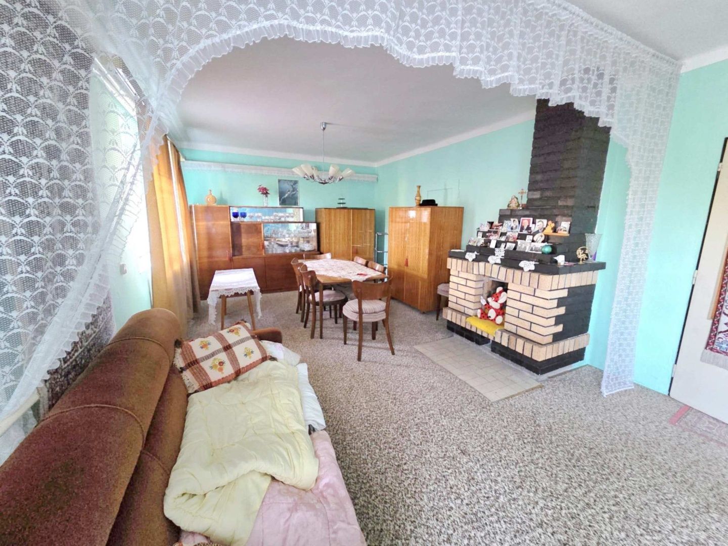 PREDAJ poschodový rodinný dom v obci Pastovce s pekným pozemkom. ODPORÚČAME. – fotografia 2