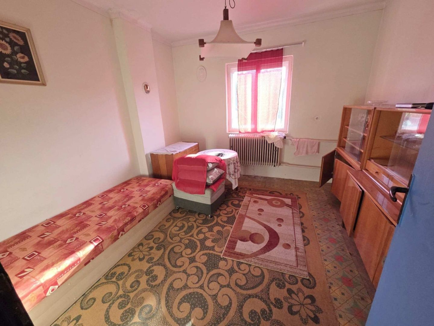 PREDAJ poschodový rodinný dom v obci Pastovce s pekným pozemkom. ODPORÚČAME. – fotografia 5