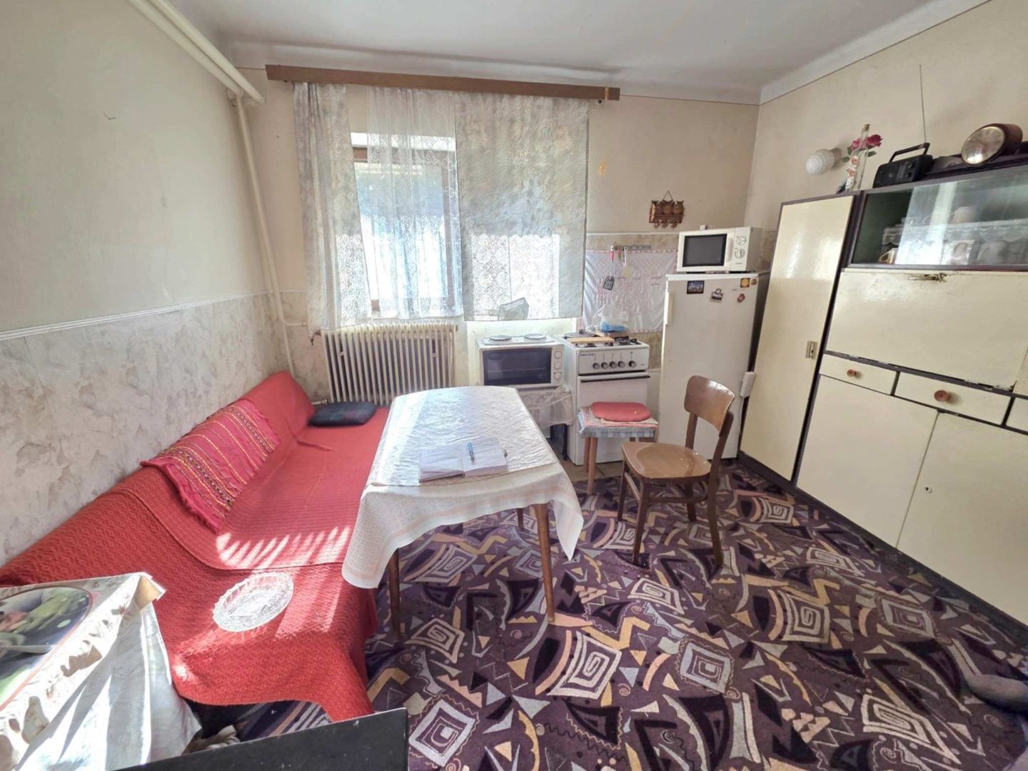 PREDAJ poschodový rodinný dom v obci Pastovce s pekným pozemkom. ODPORÚČAME. – fotografia 9
