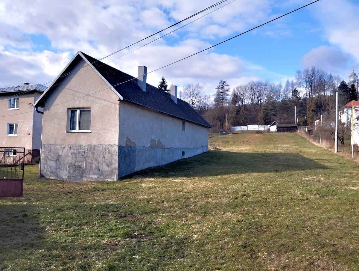 Rodinný dom s 3000 m² pozemkom – Pčoliné – fotografia 7