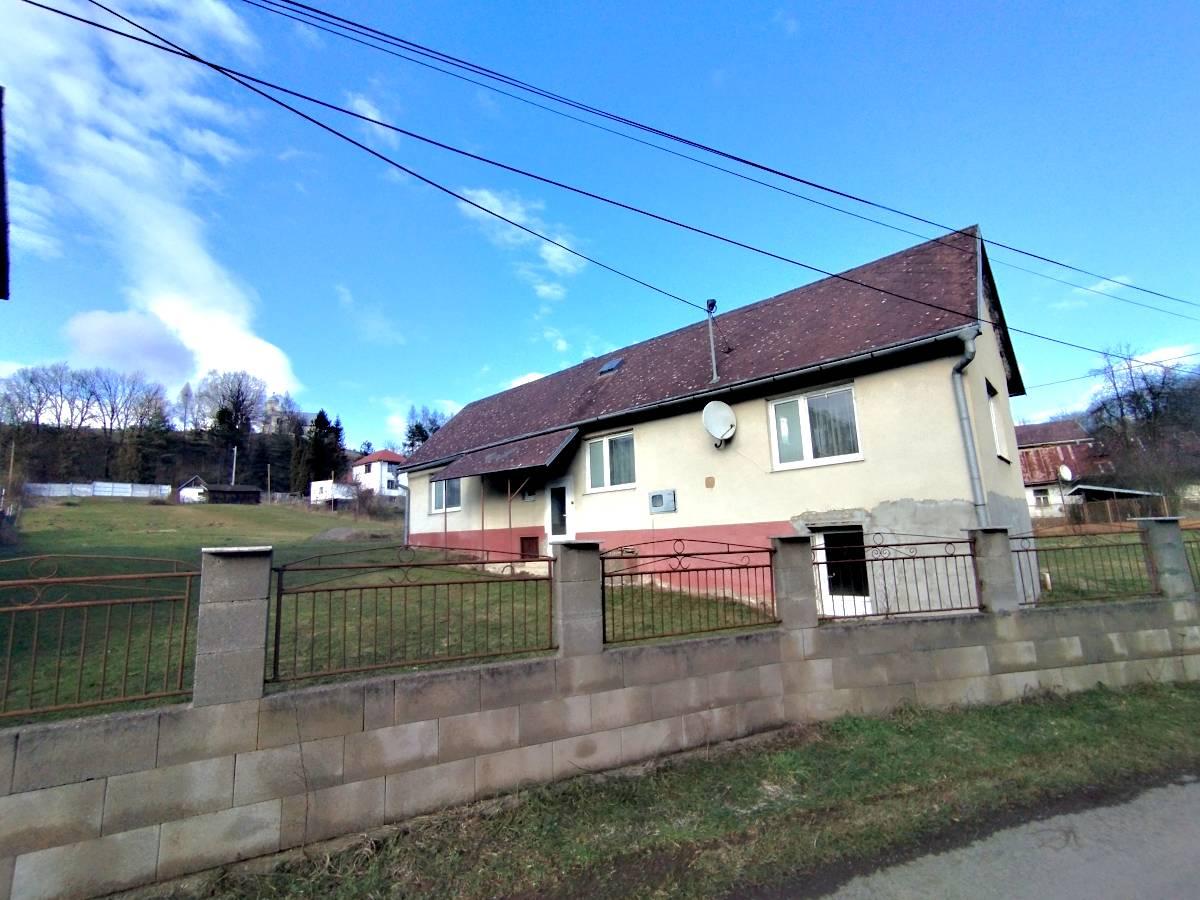 Rodinný dom s 3000 m² pozemkom – Pčoliné – fotografia 8