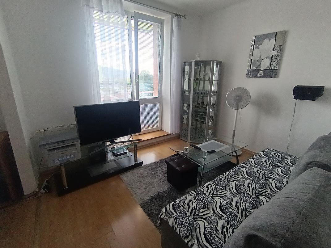 Na predaj štýlový 1-izbový zrekonštruovaný byt v centre – 41 m², balkón – fotografia 3