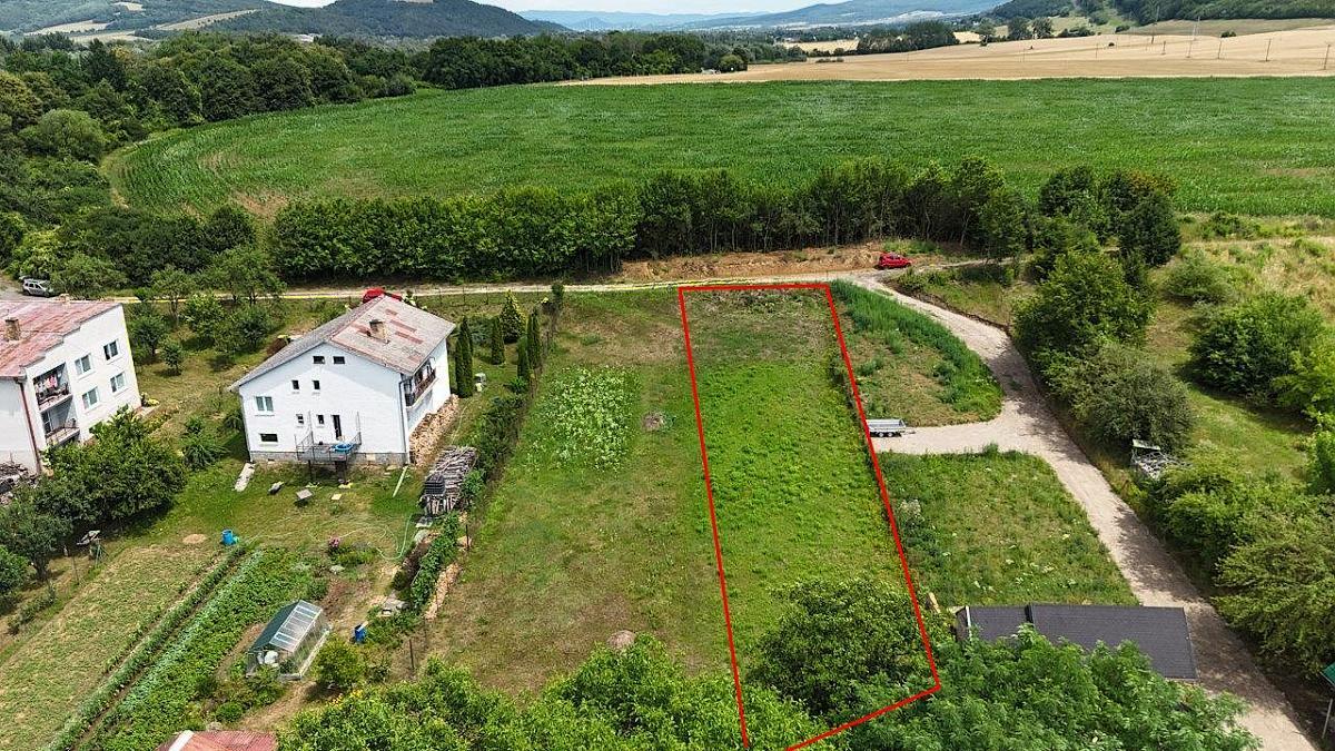 Pozemok v Humennom s investičným potenciálom – 1 329 m² – fotografia 1