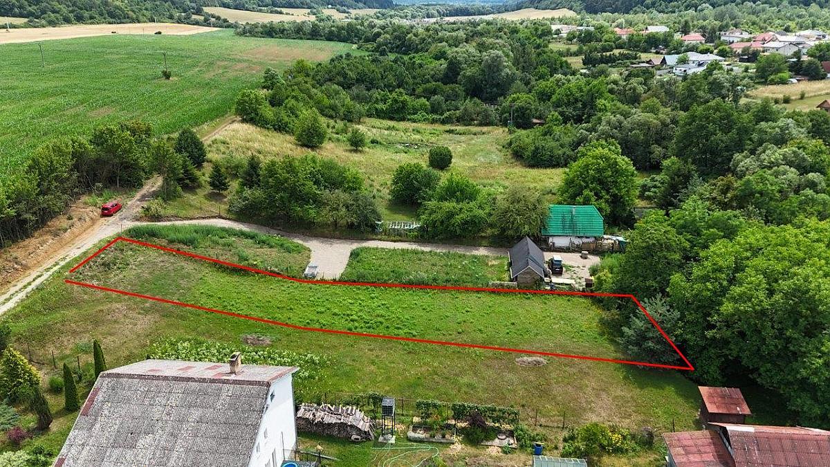 Pozemok v Humennom s investičným potenciálom – 1 329 m² – fotografia 2