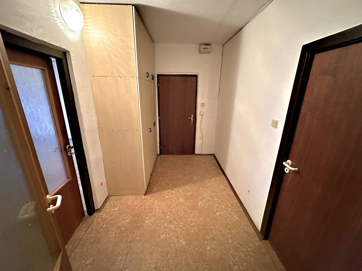 Priestranný 2-iz byt v Snine – 72 m² – fotografia 2