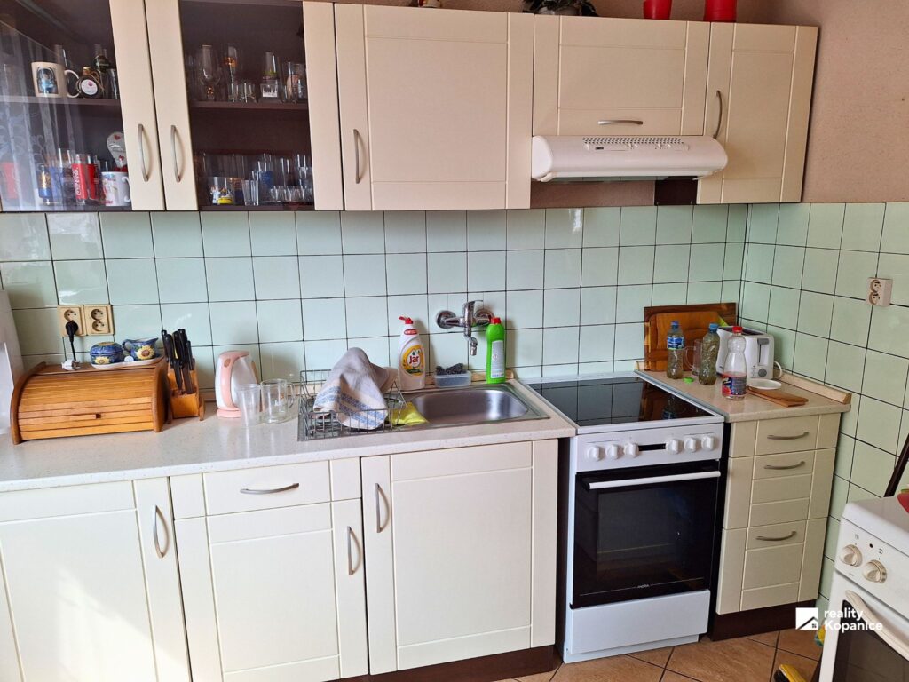 veľký dvojgeneračný rodinný dom Papraď – fotografia 9