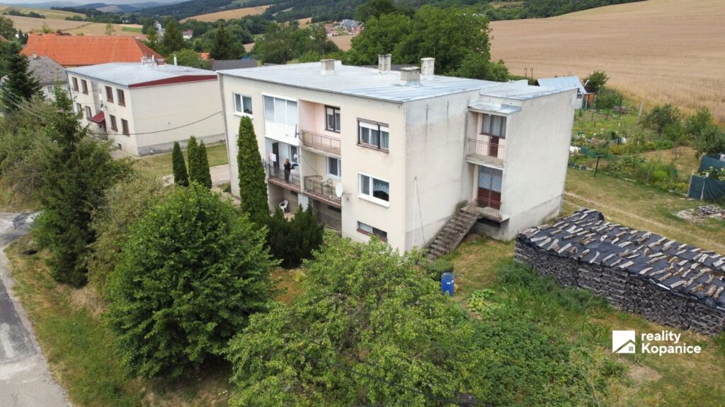 3 izb. byt so záhradou, Košariská – fotografia 2