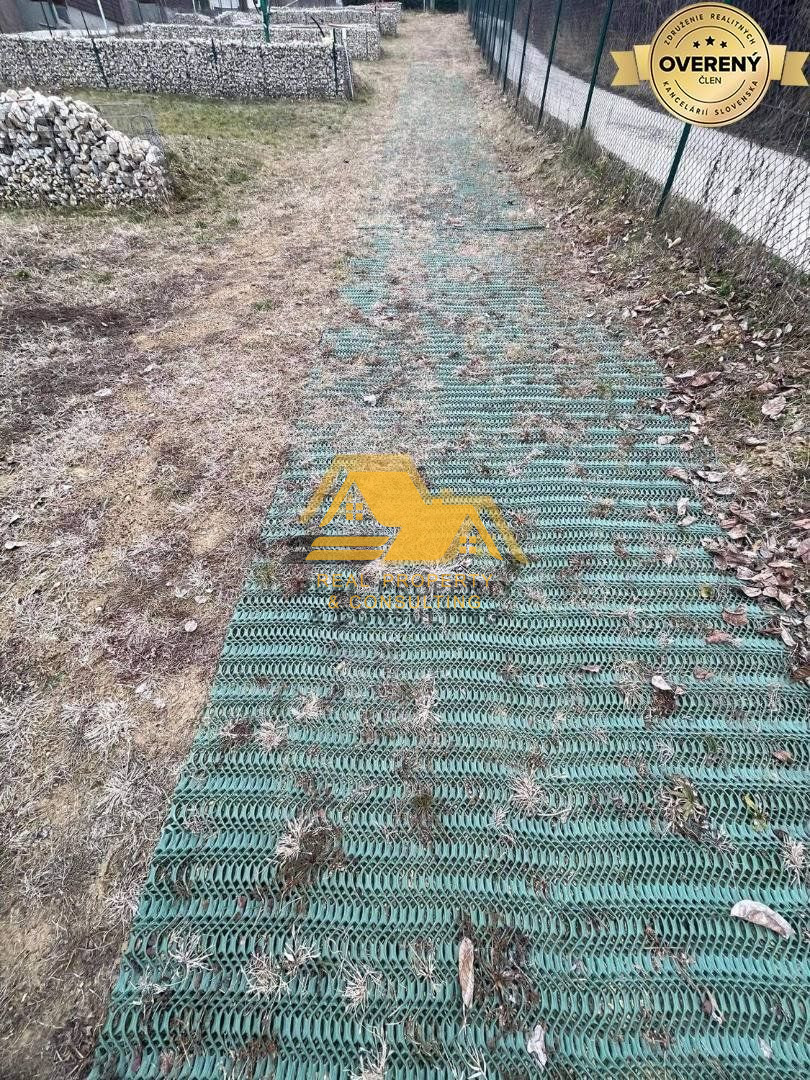 Predám stavebný pozemok v obci Podhájska – fotografia 6