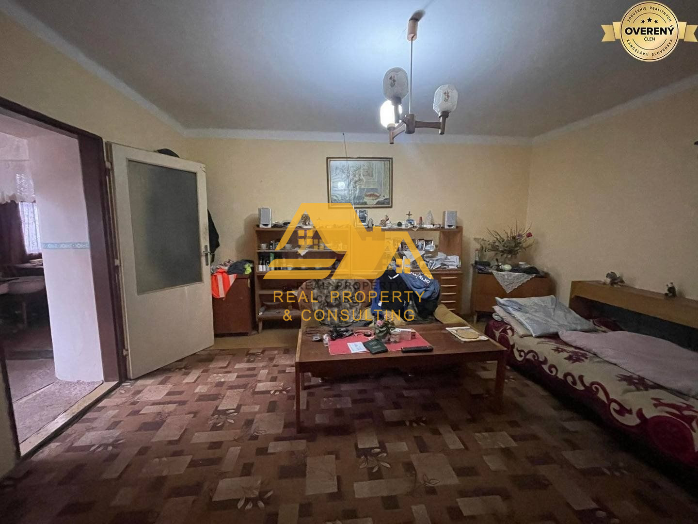 Predám rodinný dom s veľkým pozemkom v obci Imeľ – fotografia 7