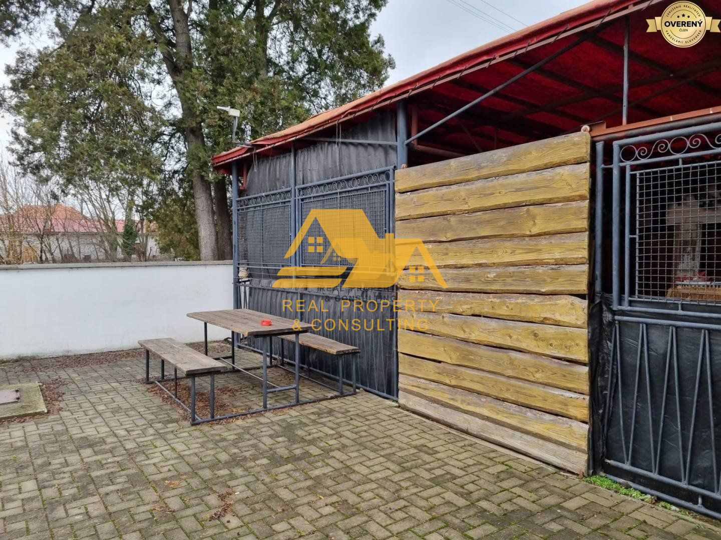 Predám obchodný priestor v Komjaticiach – fotografia 5
