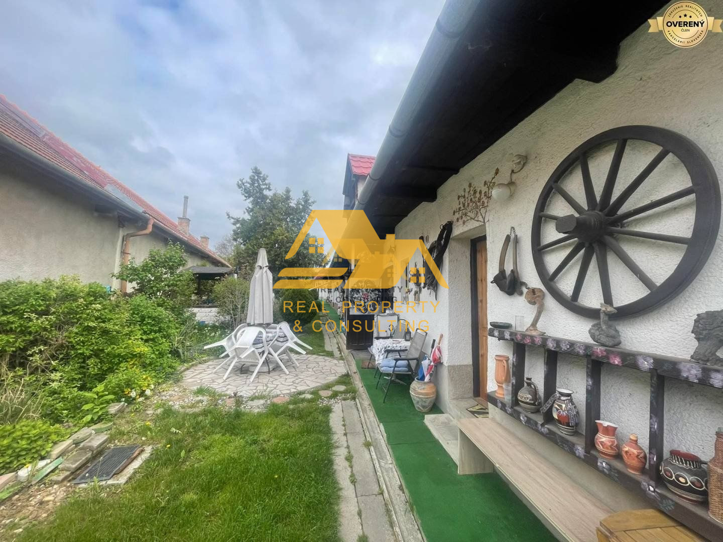 Predám apartmánový dom v obci Podhájska – fotografia 1