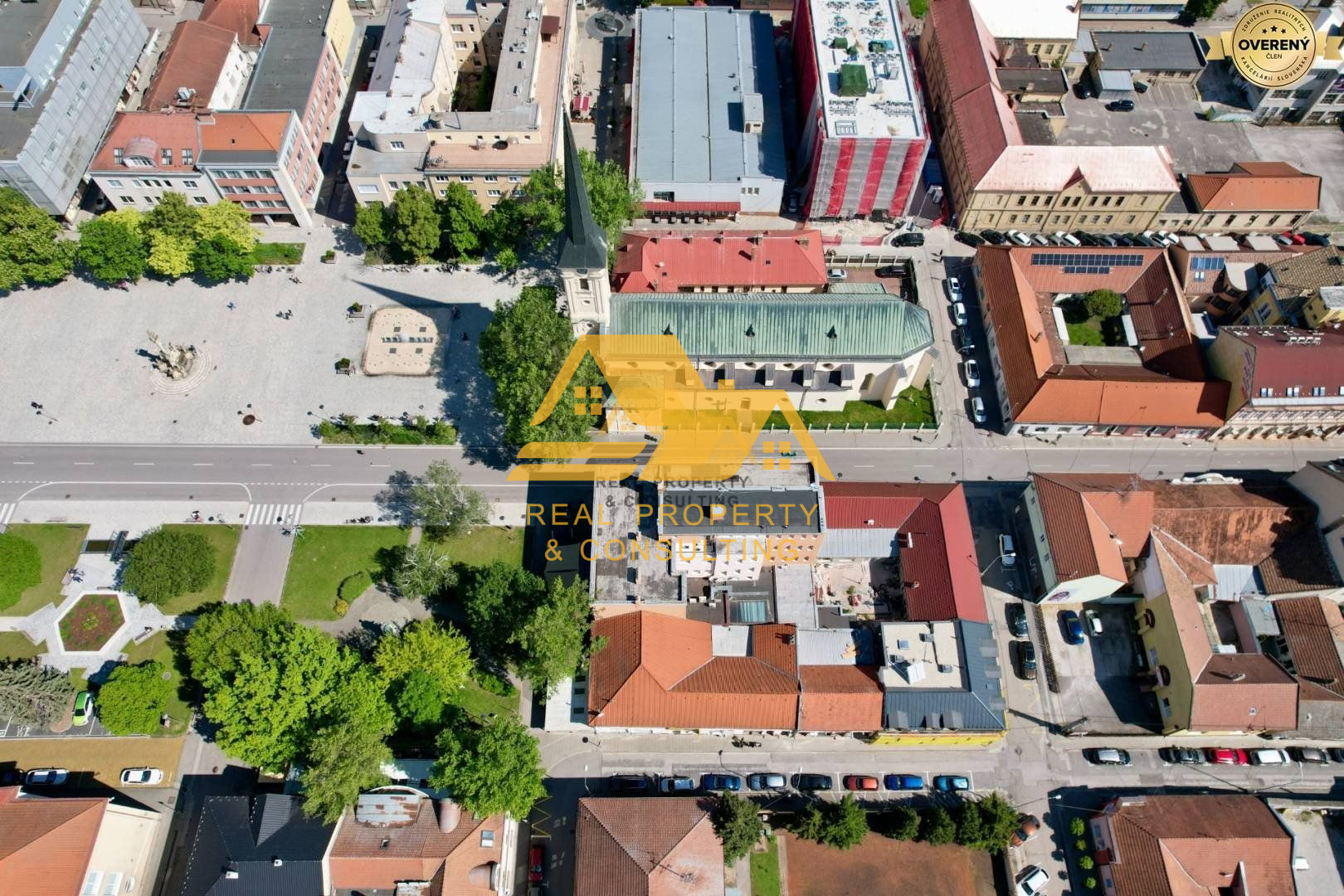 Predám podnikateľský objekt na hlavnom námestí v Nových Zámkoch – fotografia 6
