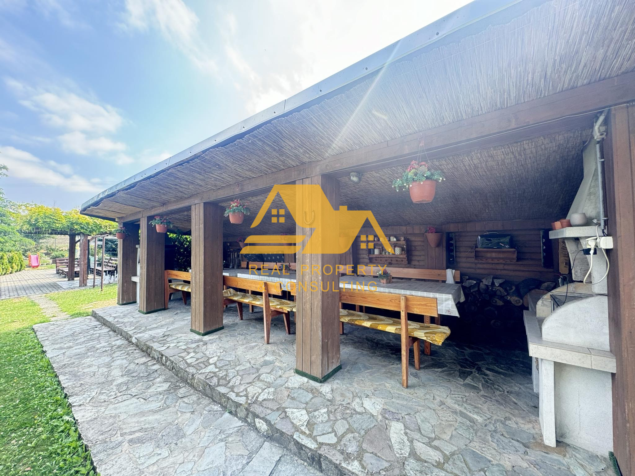 Exkluzívne! Predám apartmánový dom v obci Podhájska – fotografia 9
