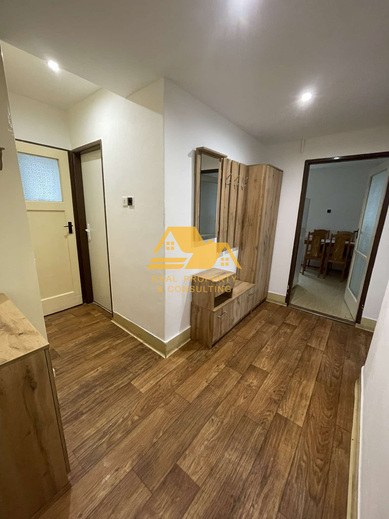 Prenajmem tehlový 2 izbový byt v Nových Zámkoch – fotografia 9