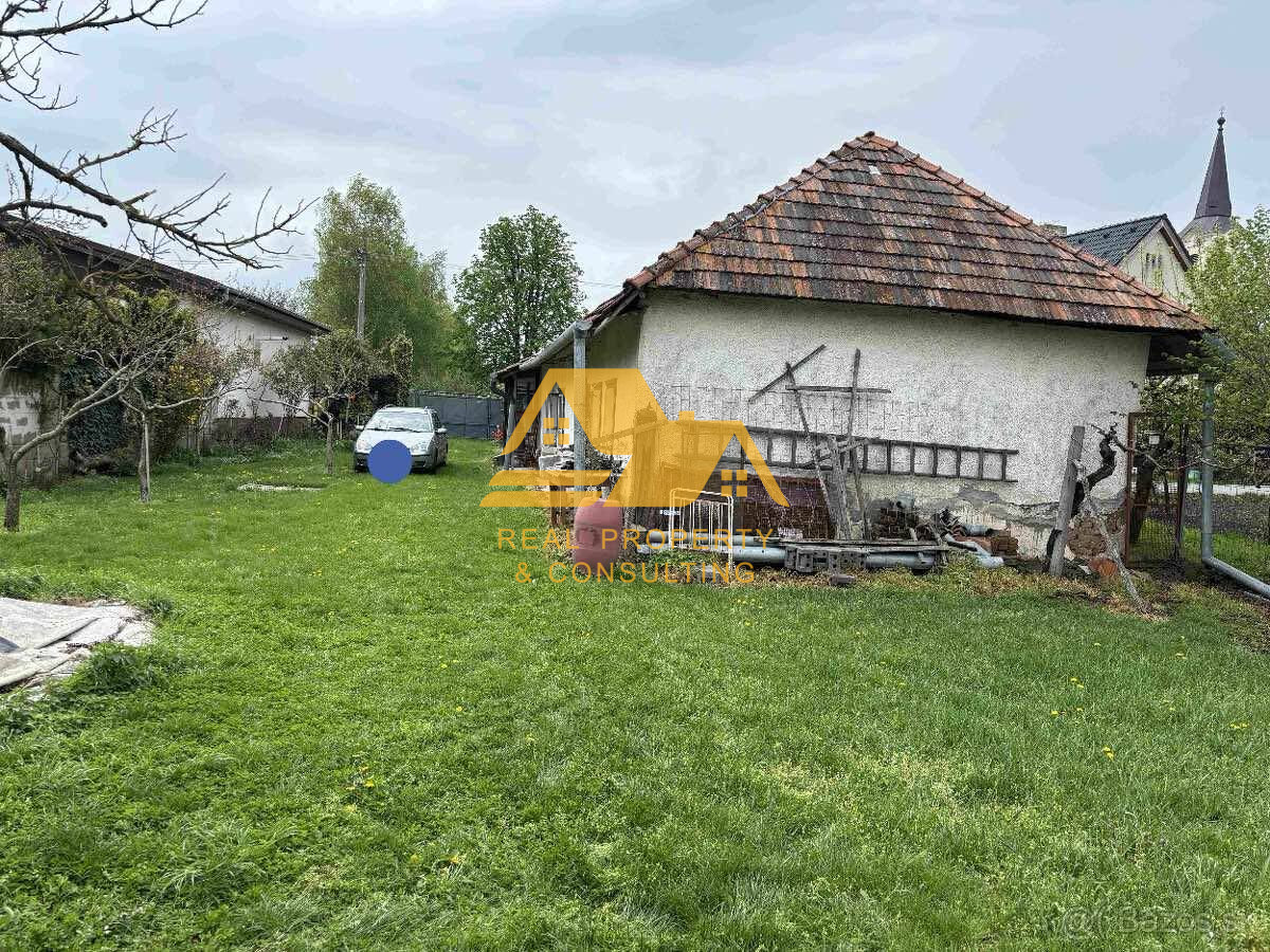 Predám dom s veľkým pozemkom v obci Černík – fotografia 1