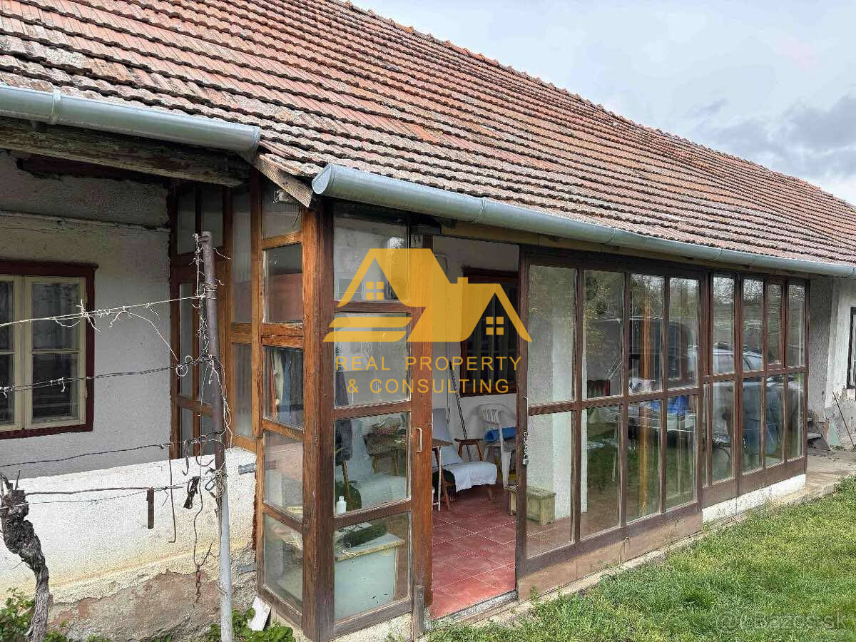 Predám dom s veľkým pozemkom v obci Černík – fotografia 2