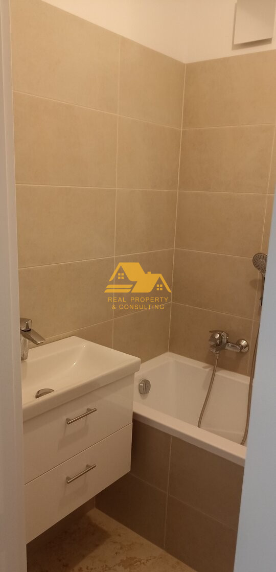 Prerobený 2 izbový byt s balkónom v Nových Zámkoch – fotografia 3