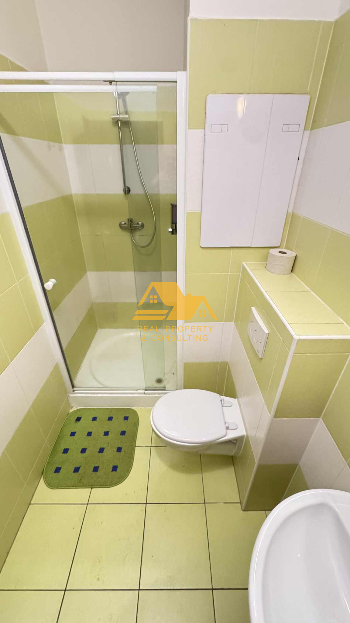 Predám veľký apartmán neďaleko kúpaliska v obci Podhájska – fotografia 7