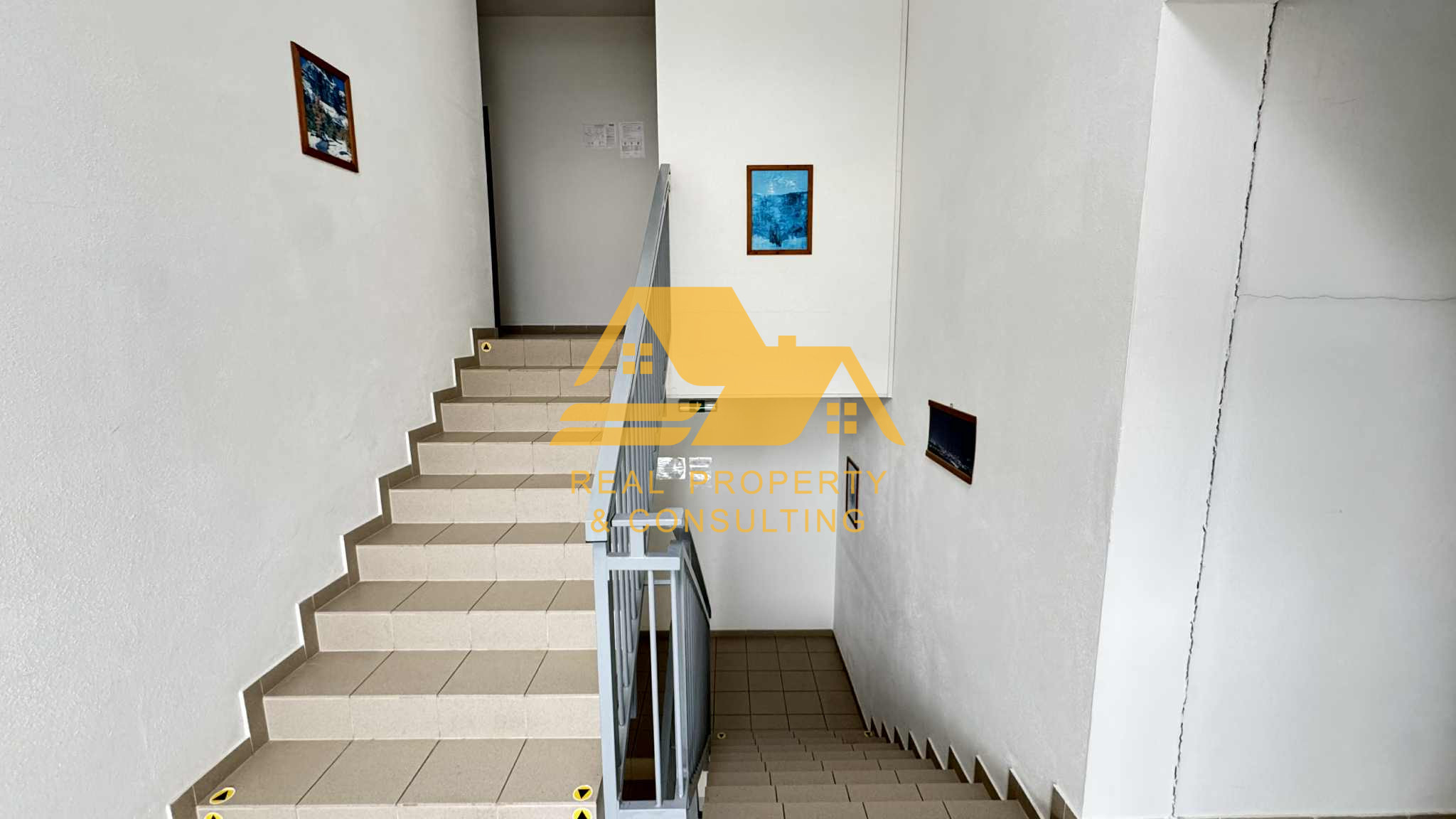 Predám veľký apartmán neďaleko kúpaliska v obci Podhájska – fotografia 9