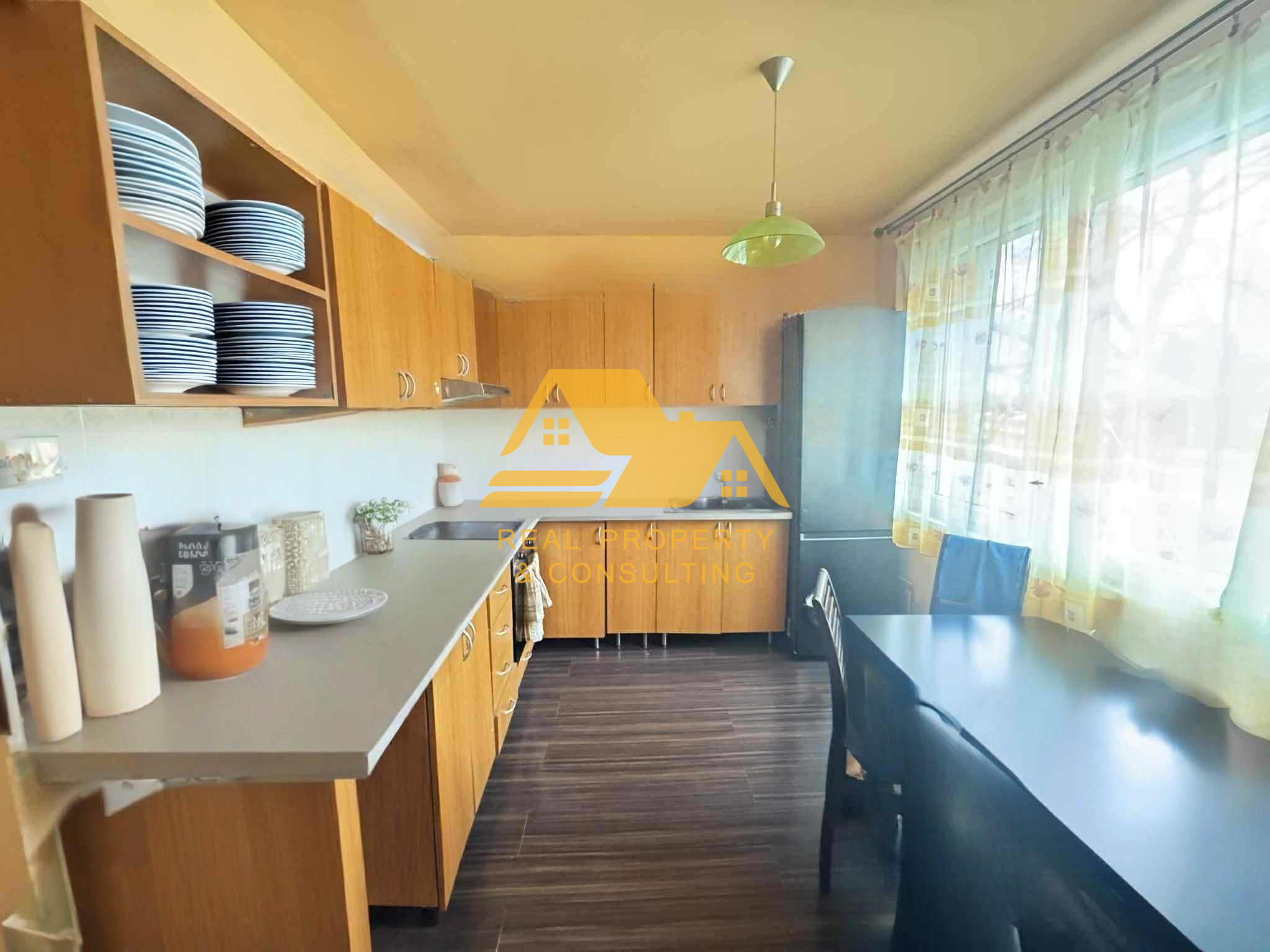 Predám 3 izbový byt s balkónom na sídlisku Juh v Nových Zámkoch – fotografia 3