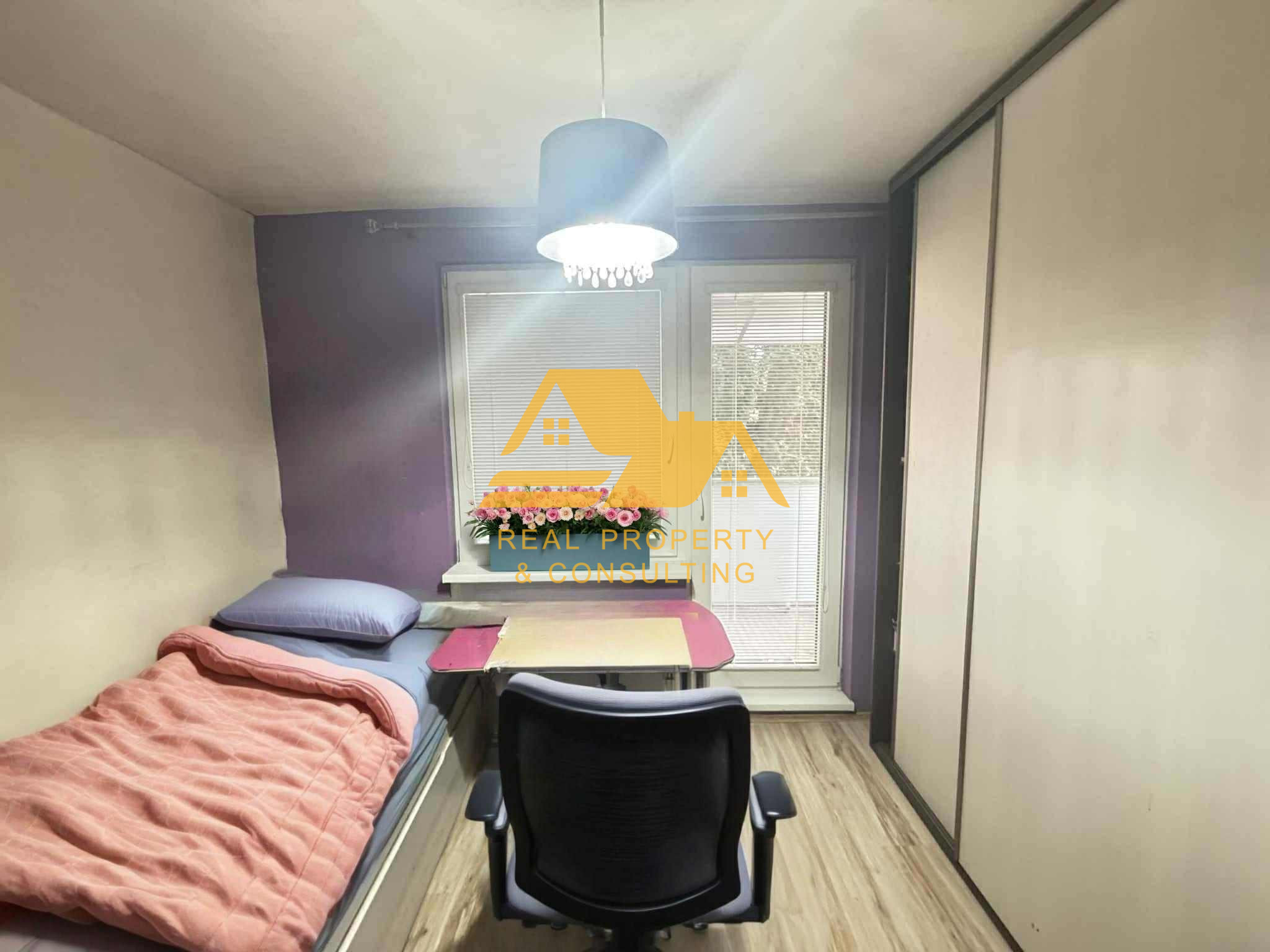 Predám 3 izbový byt s balkónom na sídlisku Juh v Nových Zámkoch – fotografia 4