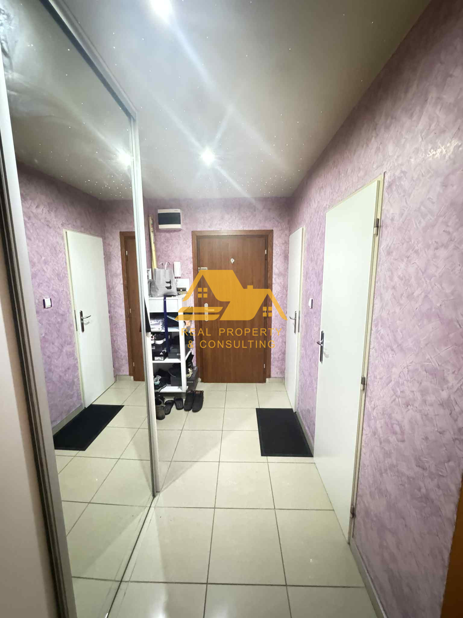 Predám 3 izbový byt s balkónom na sídlisku Juh v Nových Zámkoch – fotografia 7