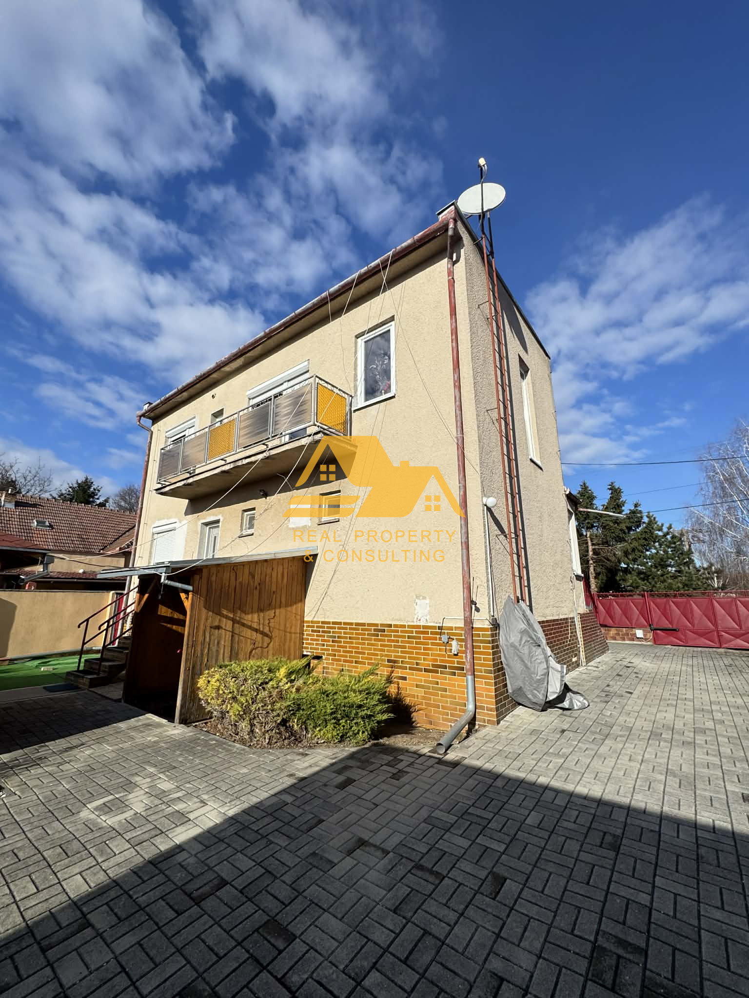 Predám rodinný dom s garážou v obci Tvrdošovce – fotografia 1