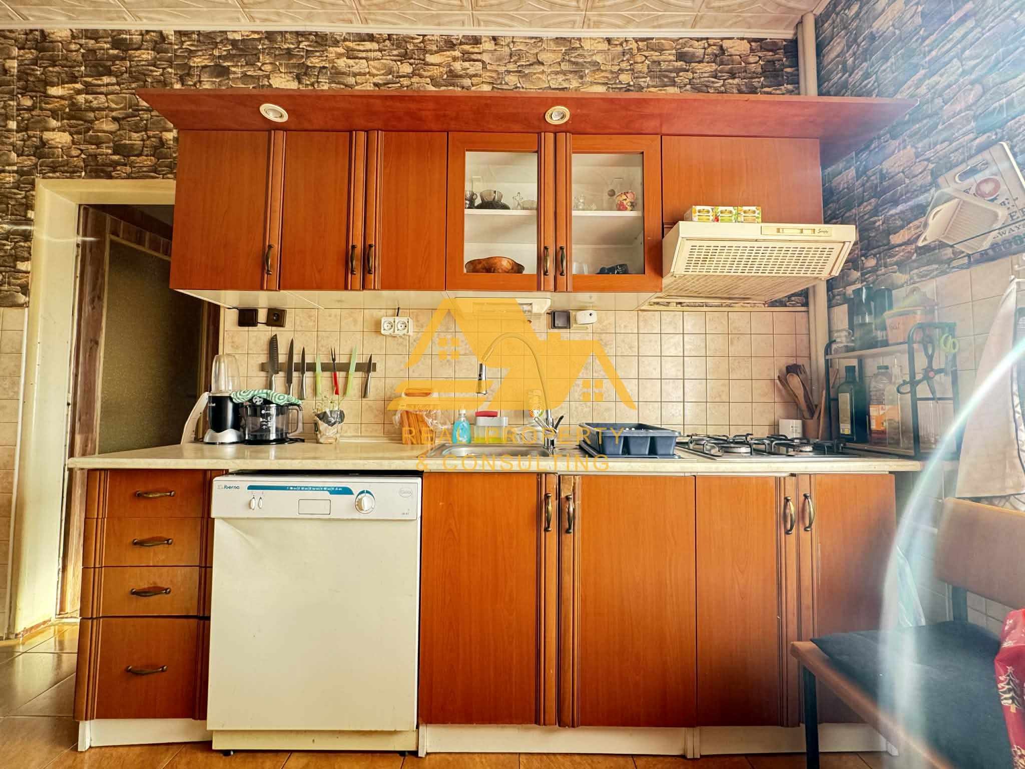 Predám rodinný dom s garážou v obci Tvrdošovce – fotografia 5