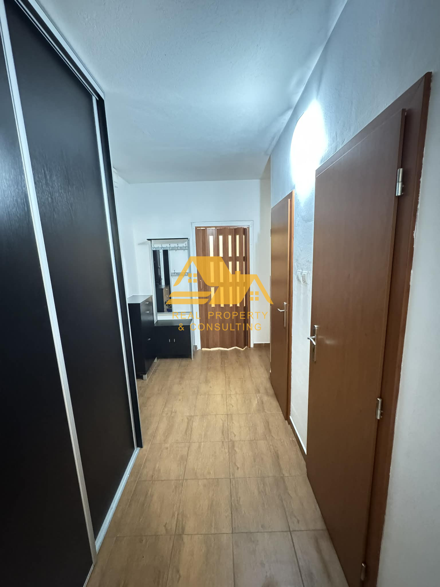 Prenajmem 3 izbový byt na sídlisku Juh v Nových Zámkoch – fotografia 5