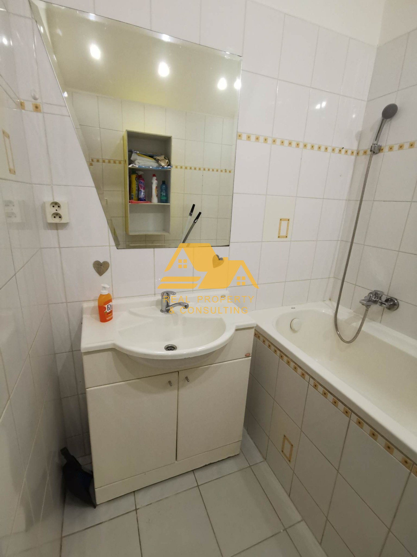 Prenajmem 2 izbový byt v Nových Zámkoch – fotografia 9