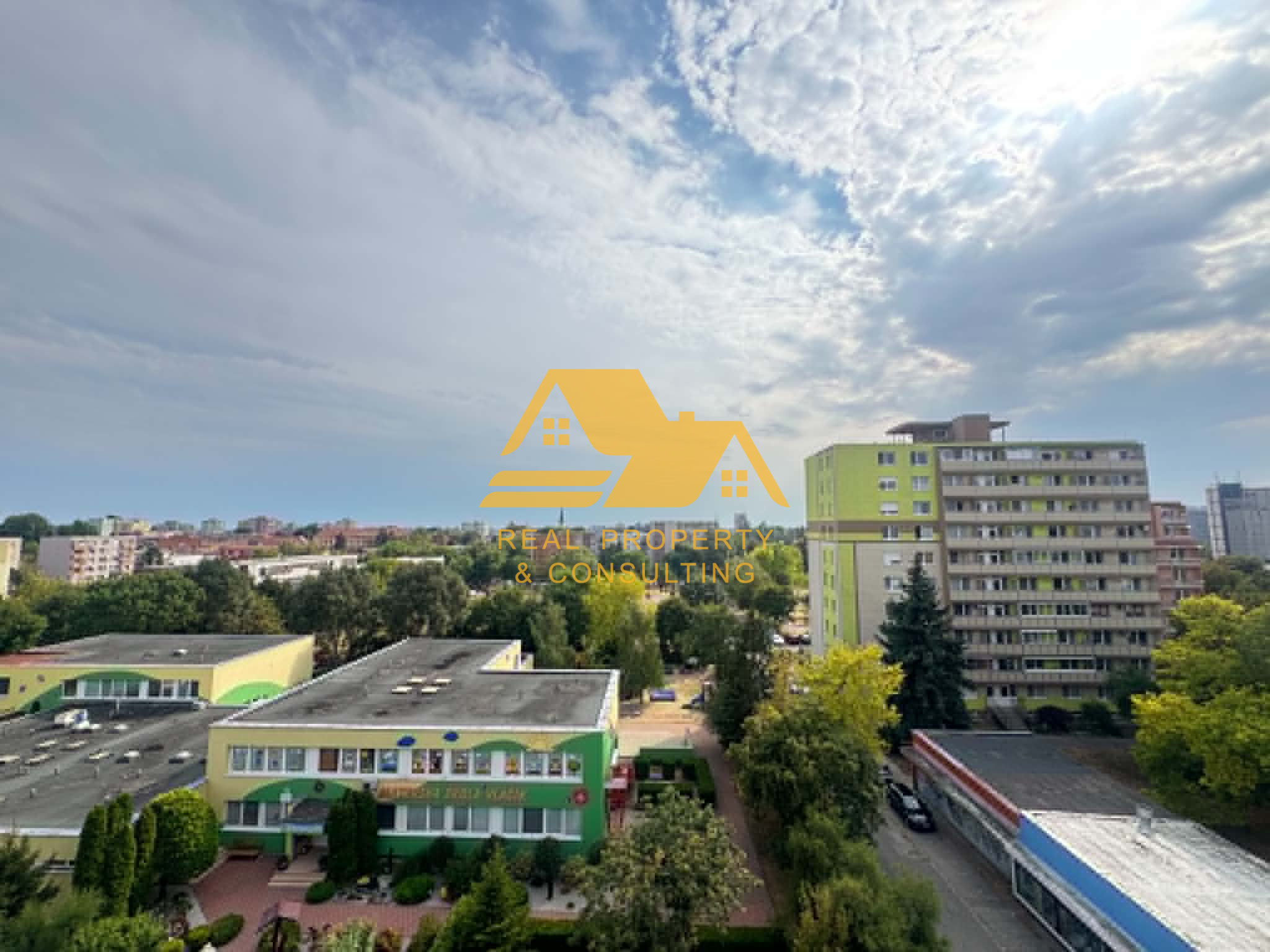Predám 4 izbový byt neďaleko centra v Nových Zámkoch – fotografia 6
