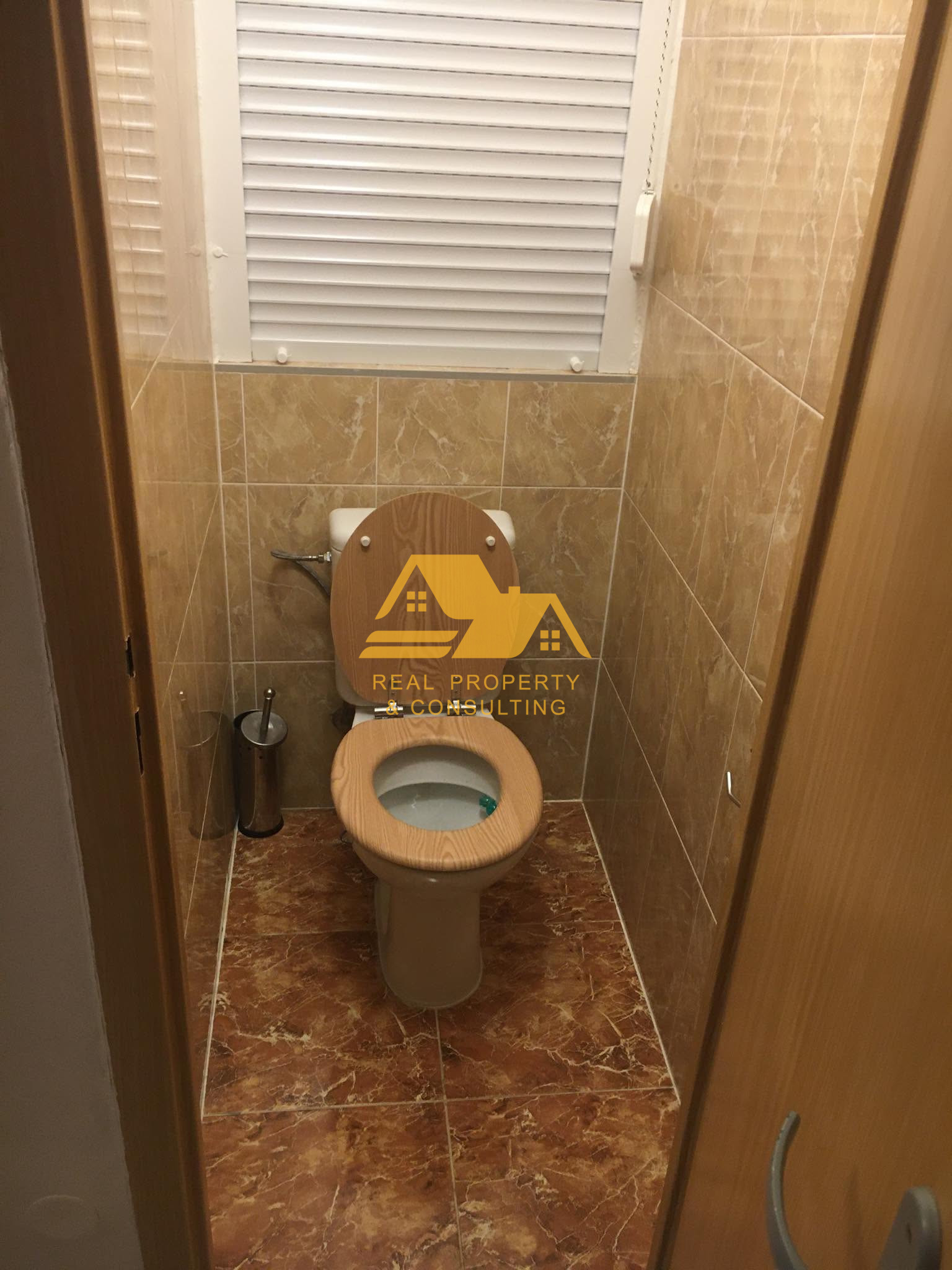 Exkluzívne!Predám 3 izbový byt s 2 balkónmi v Nových Zámkoch – fotografia 7