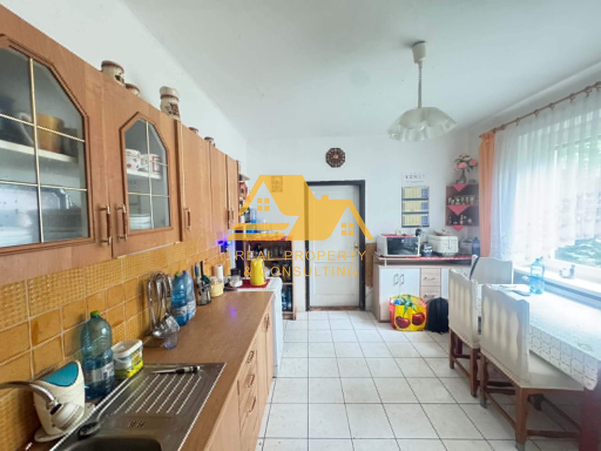 Znížená cena! Predám rodinný dom s veľkým pozemkom v Malej Mani – fotografia 10