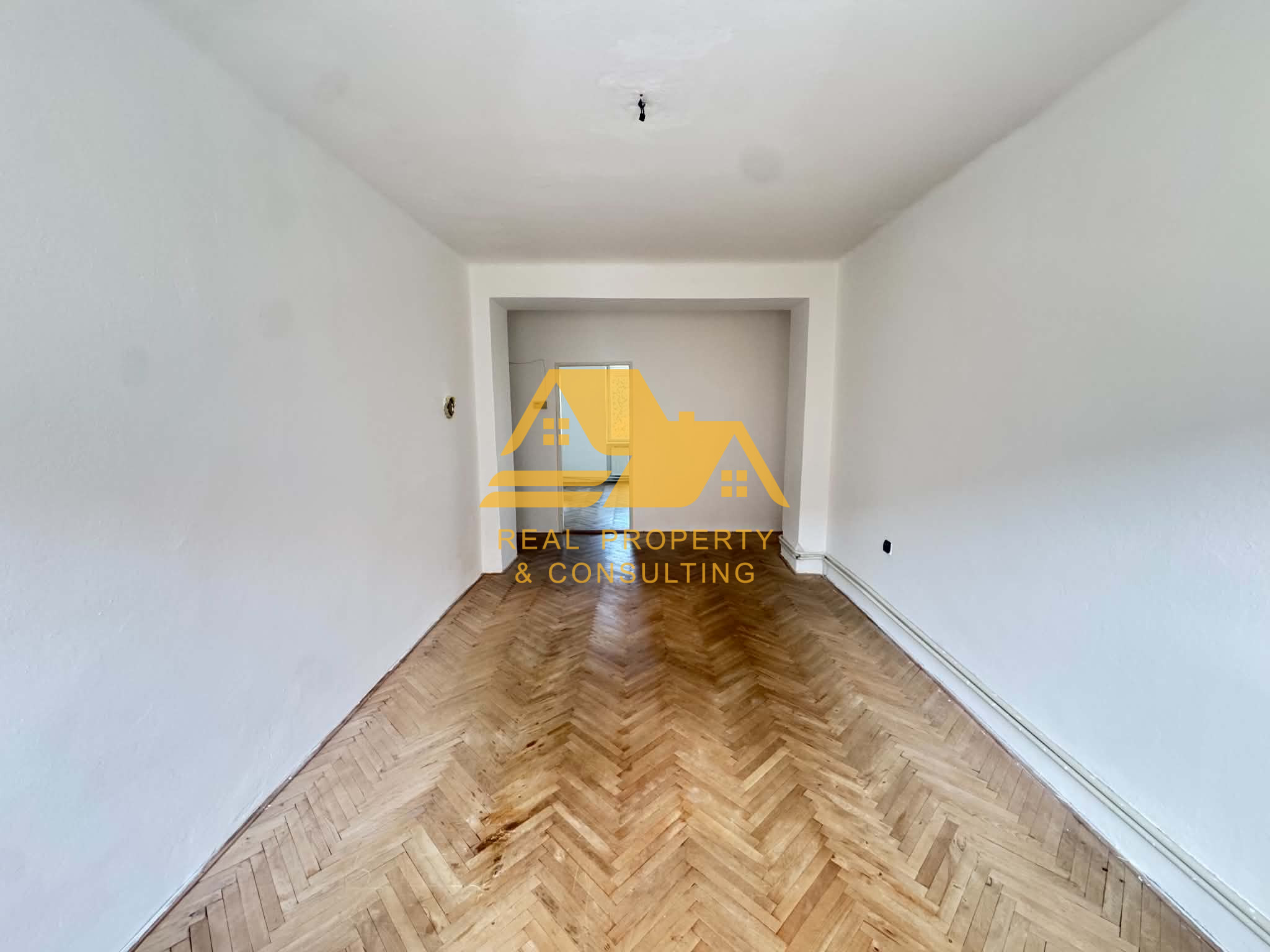 Predám 2 izbový byt s garážou v centre mesta Nové Zámky – fotografia 4