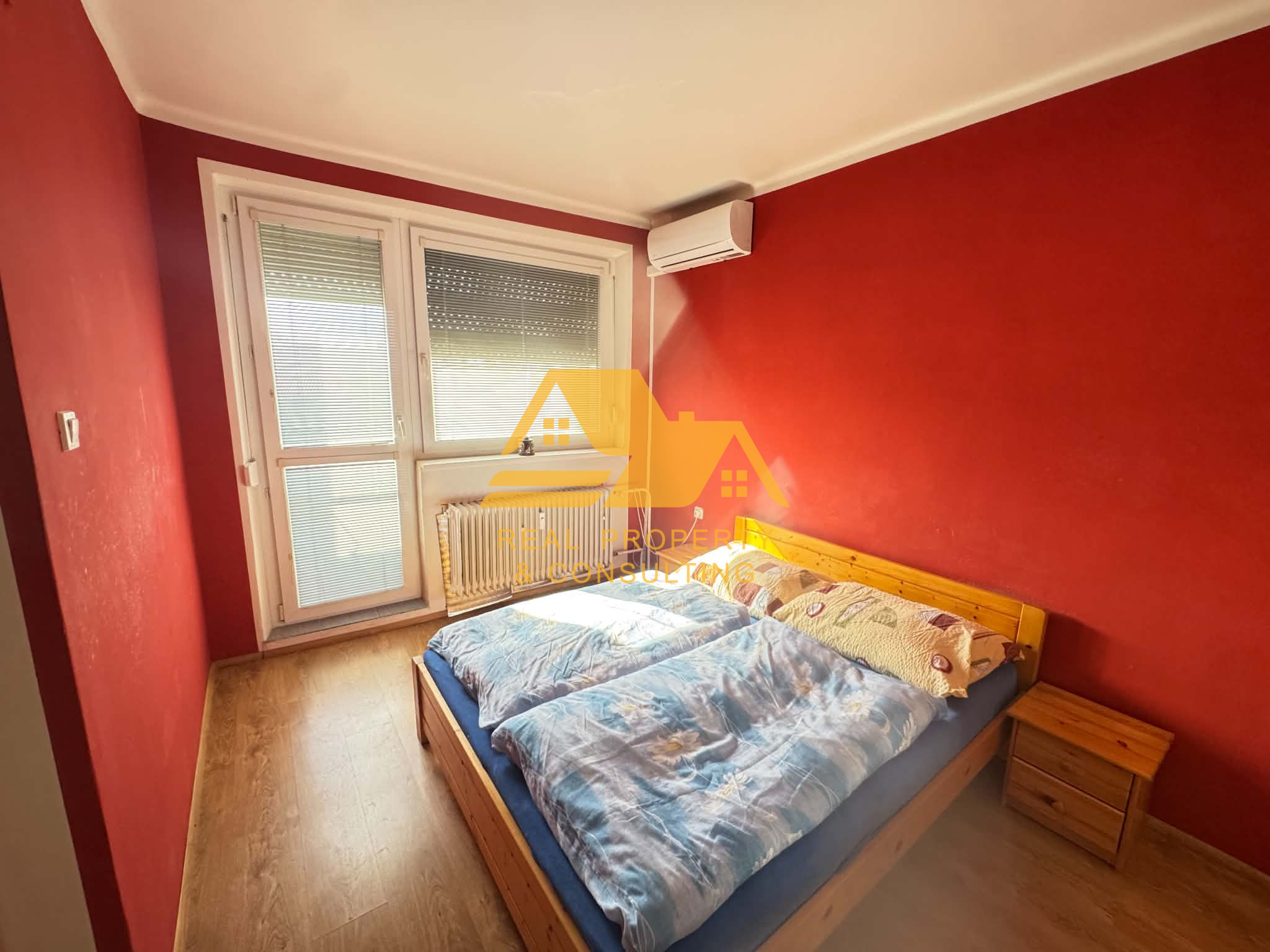 Exkluzívne! Predám 3 izbový byt s loggiou v obci Bajč – fotografia 4
