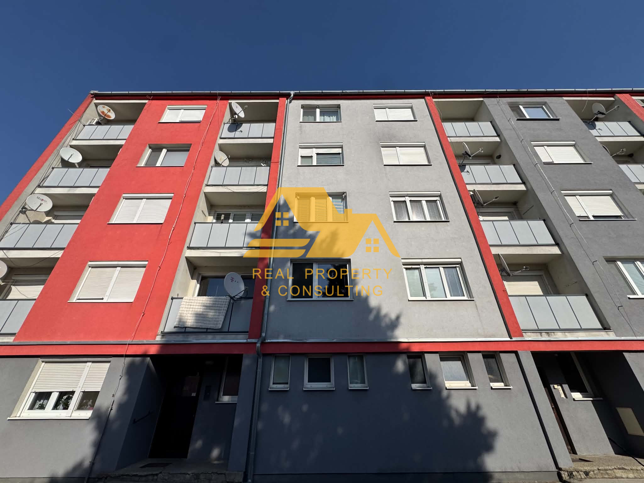 Exkluzívne! Predám 3 izbový byt s loggiou v obci Bajč – fotografia 10