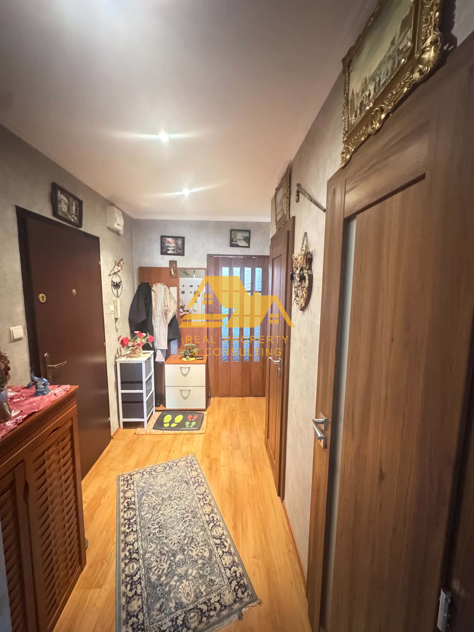 Predám 3 izbový byt s loggiou na sídlisku Juh v Nových Zámkoch – fotografia 9