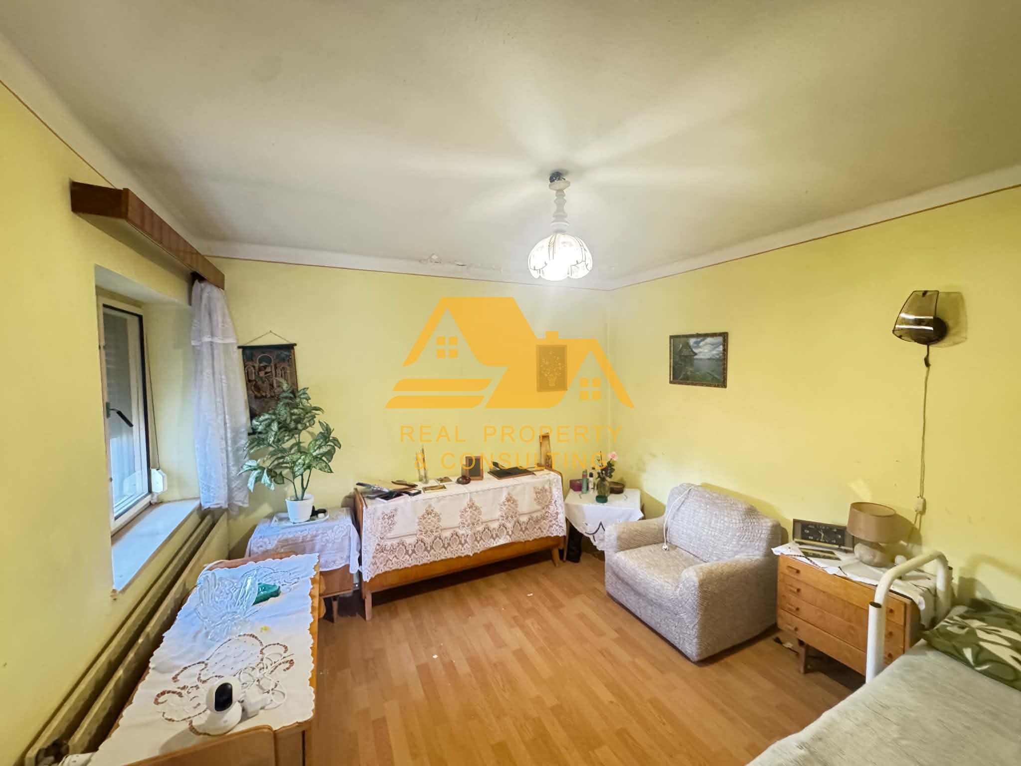 Predám dom s veľkým pozemkom vo Dvoroch nad Žitavou – fotografia 5