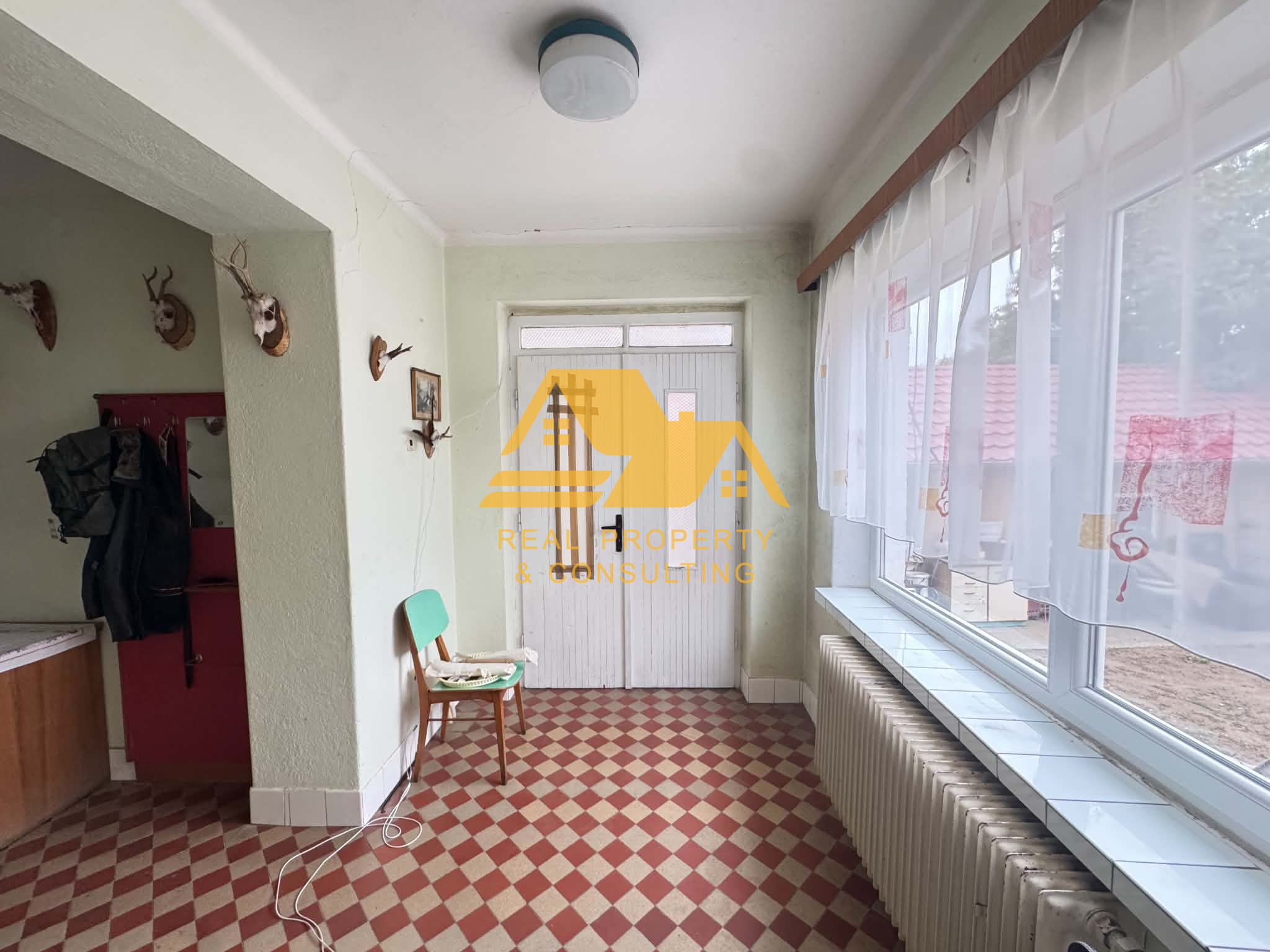 Predám rodinný dom s veľkým pozemkom v obci Černík – fotografia 10