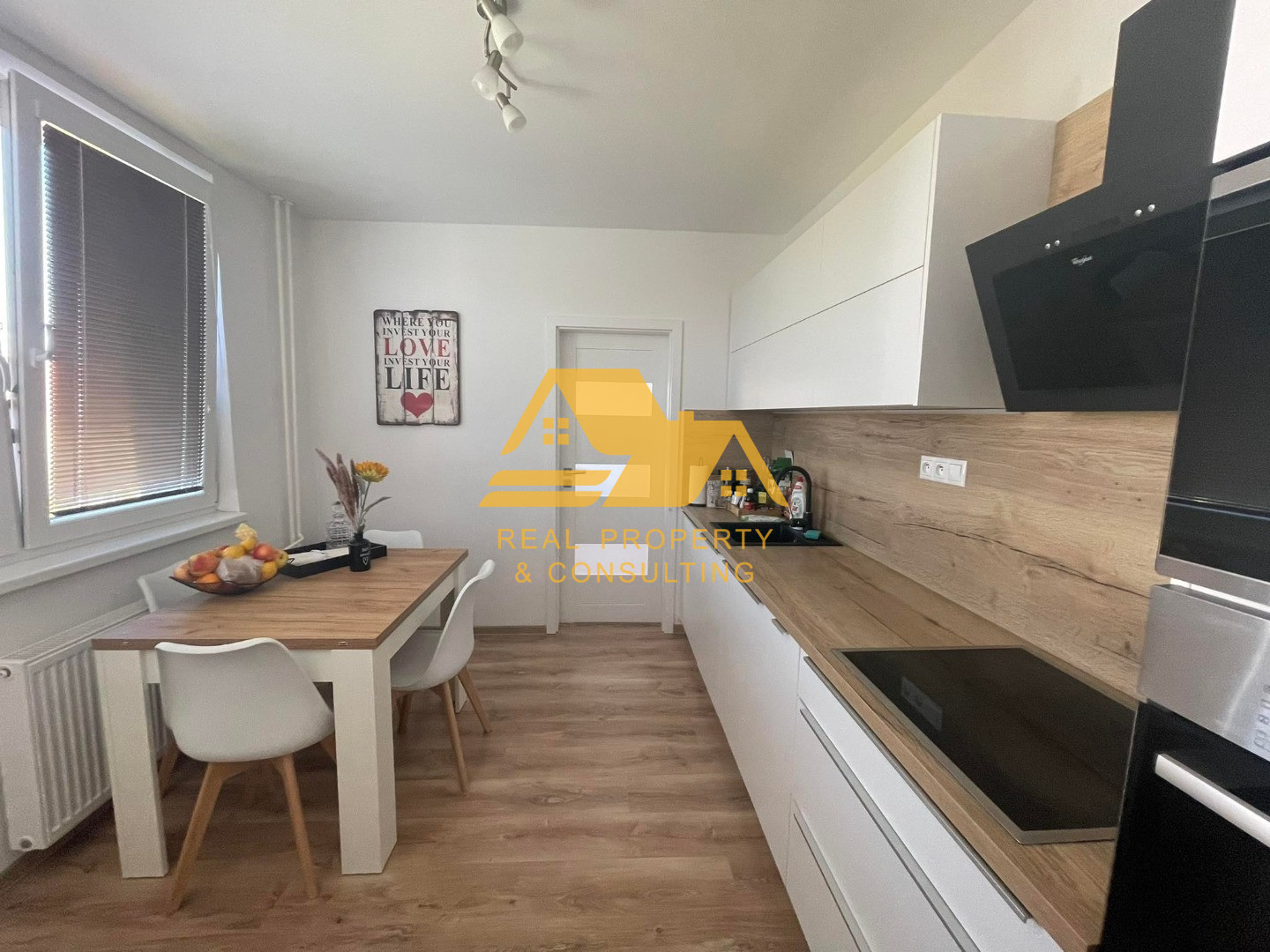 Prenajmem pekný 3 izbový byt s balkónom v Nových Zámkoch – fotografia 1
