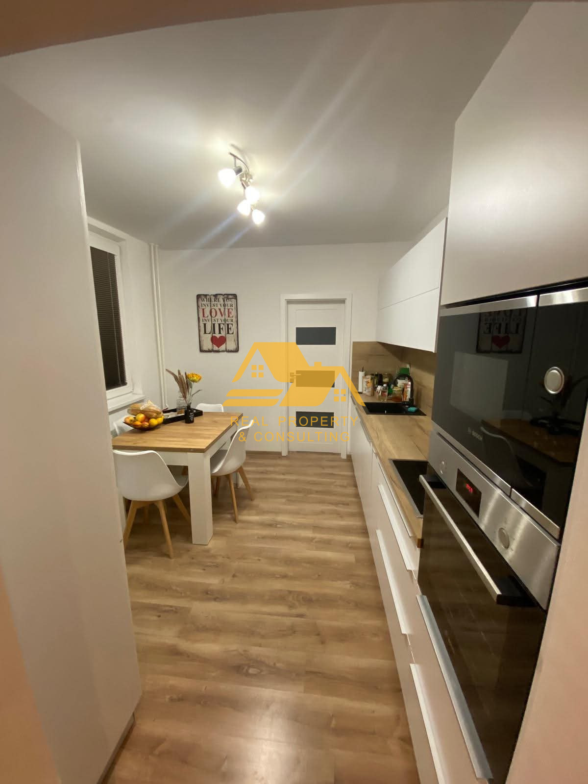Prenajmem pekný 3 izbový byt s balkónom v Nových Zámkoch – fotografia 3