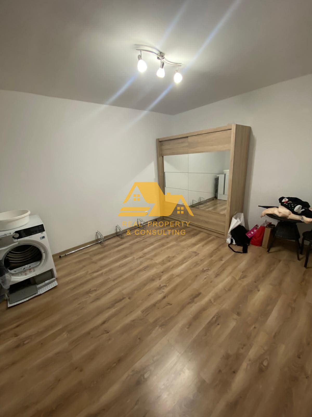 Prenajmem pekný 3 izbový byt s balkónom v Nových Zámkoch – fotografia 7