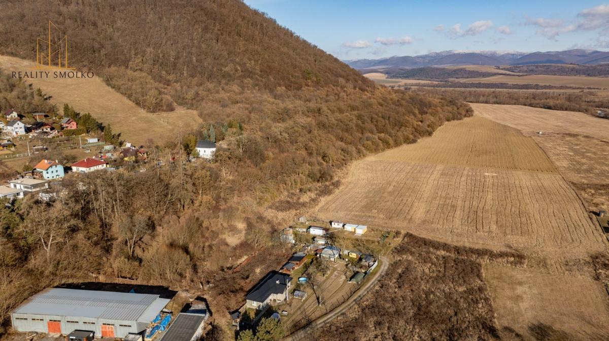 Pozemok na podnikanie v priemyselnej časti - Veľký Šariš – fotografia 2