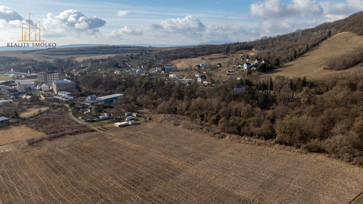 Pozemok na podnikanie v priemyselnej časti - Veľký Šariš – fotografia 3