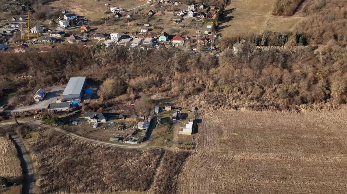 Pozemok na podnikanie v priemyselnej časti - Veľký Šariš – fotografia 8