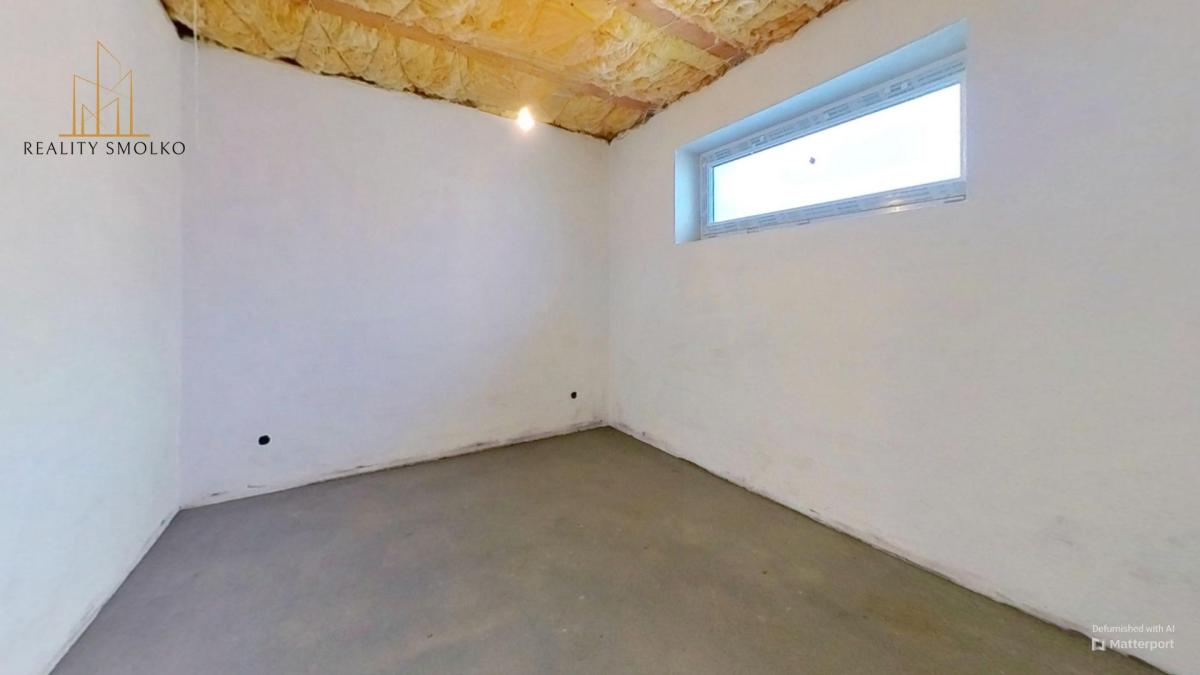 5 izbový murovaný dom + pozemok 4 500 m2 v obci Modrá nad Cirochou, okr. Humenné. – fotografia 7