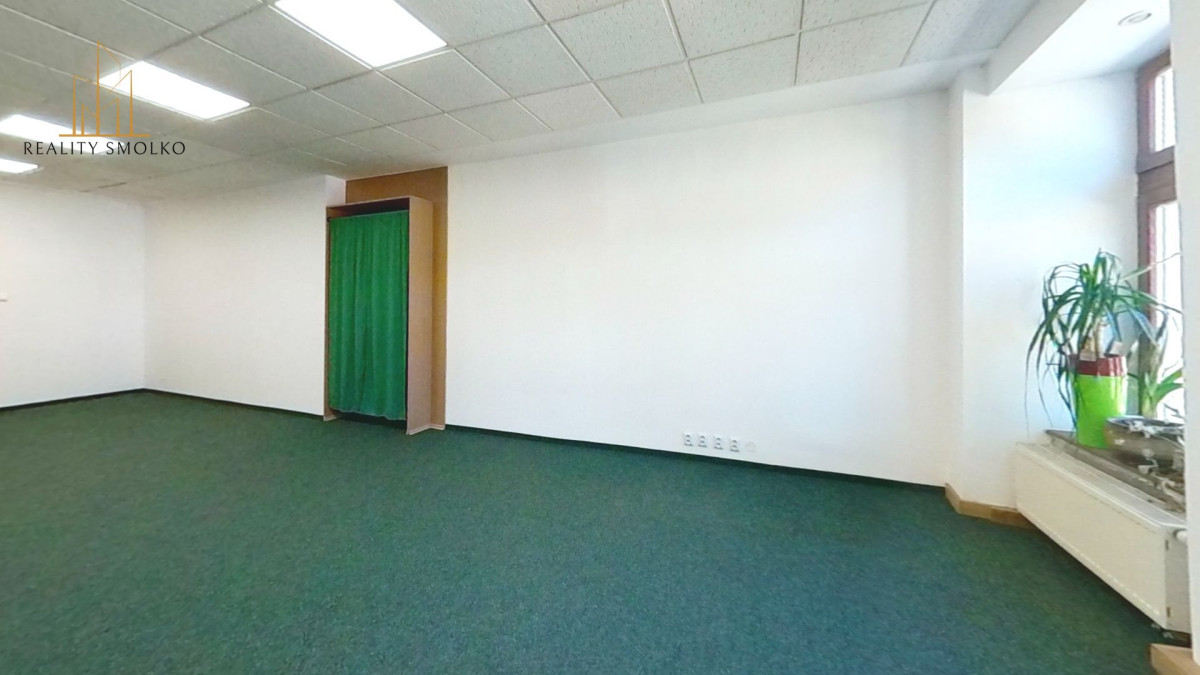 Prenájom komerčných priestorov v centre mesta Spišská Nová Ves – fotografia 8