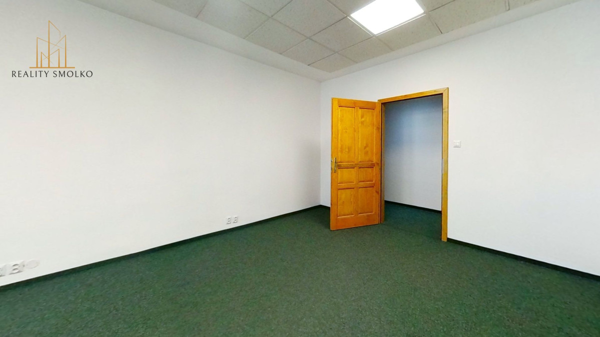Prenájom komerčných priestorov v centre mesta Spišská Nová Ves – fotografia 9